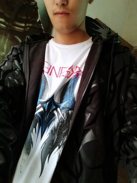 「CLOT（クロット）のアイテム（Tシャツ/カットソー）」を使った、edc尹嘉鋒さん（メンズ・170cm）の冬コーディネート