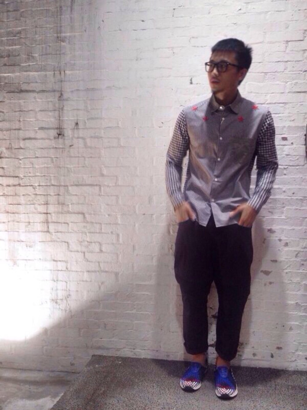 「PHANTACi、spootd」｜「WHIZLIMITEDのアイテム（シャツ/ブラウス、ブルー系）」を使った、Briancccccさん（メンズ・175cm）の春コーディネートの1枚目の写真