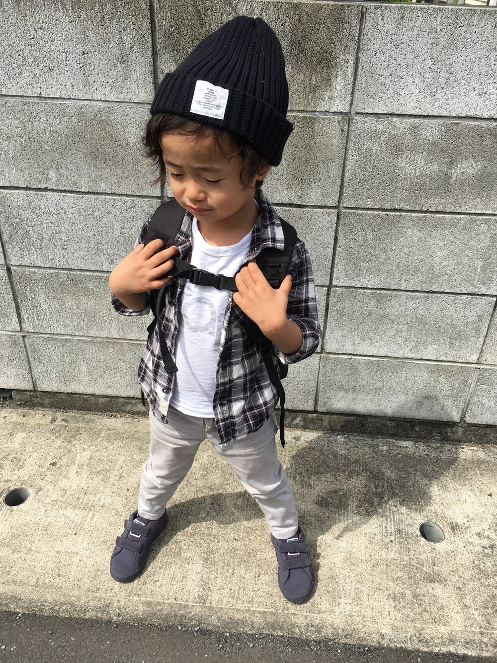 「おとこのこ、カジュアル、はるコーデ、fashion、PUMA、ZARA、H&M、キッズコーデ」｜「SmoothyのSmoothy Color knit cap / スムージー カラーニットキャップ （ニットキャップ/ビーニー、ブラック系）」を使った、kmsshさん（キッズ・100cm）の春コーディネートの1枚目の写真