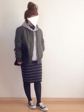 「お団子ヘアー」｜「アイテム（パーカー、グレー系）」を使った、@sami♡さん（レディース・158cm）の冬コーディネート