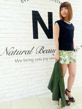 トロピカル柄ショートパンツを使った人気ファッションコーディネート Wear