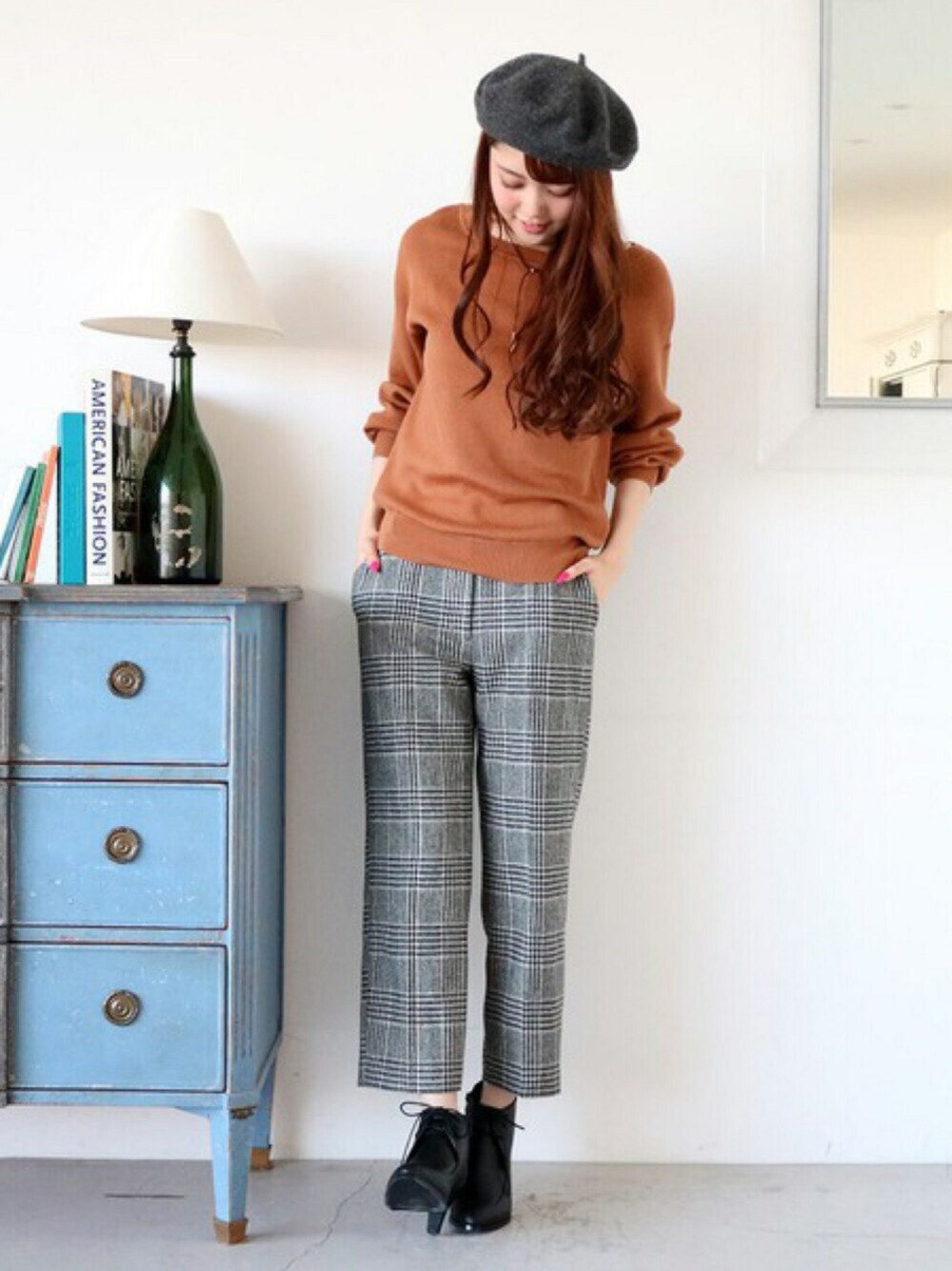 「カジュアル、シンプル、ブラック、ベレー帽、casual、パンツスタイル、N. Natural Beauty Basic、オトナ女子」｜「N.（N. Natural Beauty Basic）の◆WOOL BASIC ラウンドネックニット（ニット/セーター、ベージュ系）」を使った、N. STAFFさん（レディース・165cm）の秋コーディネートの1枚目の写真