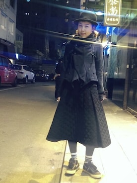 「skirt」｜「アイテム（その他アウター）」を使った、i_am_ah_mic  🇭🇰さん（レディース・168cm）の冬コーディネート