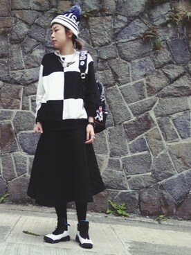 「holiday」｜「アイテム（スウェット）」を使った、i_am_ah_mic  🇭🇰さん（レディース・168cm）の冬コーディネート