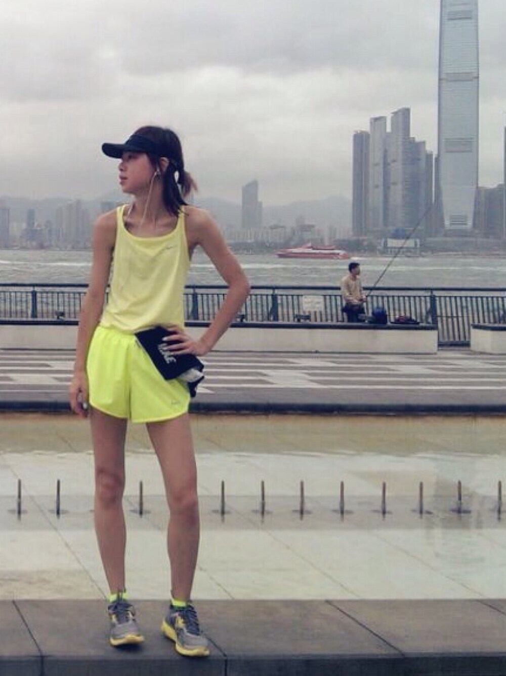 「ootd、NIKE、running、outfit、yellow、summer」｜「NIKEのアイテム（タンクトップ、イエロー系）」を使った、i_am_ah_mic  🇭🇰さん（レディース・168cm）の春コーディネートの1枚目の写真