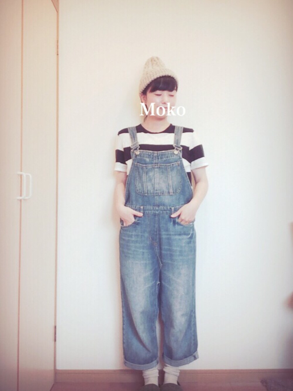 「デニム、オールインワン、オーバーオール、ボーダー、Tシャツ」｜「H&Mのアイテム（Tシャツ/カットソー、ブラック系）」を使った、もこもこさん（レディース・153cm）の夏コーディネートの1枚目の写真