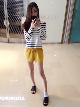 「アイテム（カーゴパンツ、イエロー系）」を使った、Kelly Chenさん（レディース・167cm）の夏コーディネート