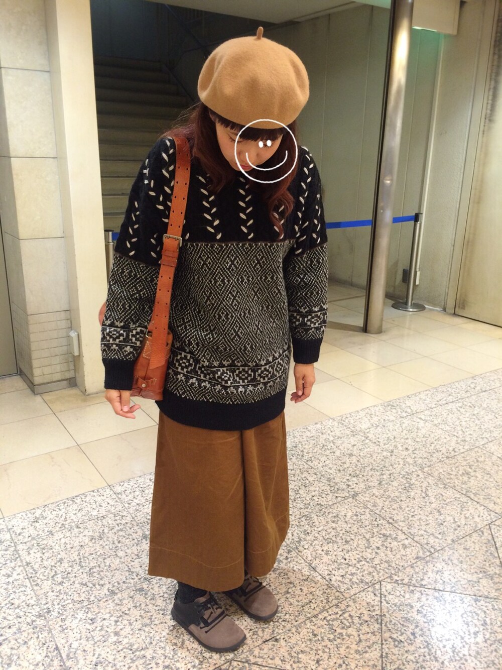 「秋冬、ベレー帽、ガウチョパンツ、セーター、丈長×丈長、birkenstock、シンプル、ざっくりニット、秋のコーデ、秋コーデ」｜「URBAN RESEARCHのアイテム（ハンチング/ベレー帽、ベージュ系）」を使った、ムーナオさん（レディース・160cm）の秋コーディネートの1枚目の写真