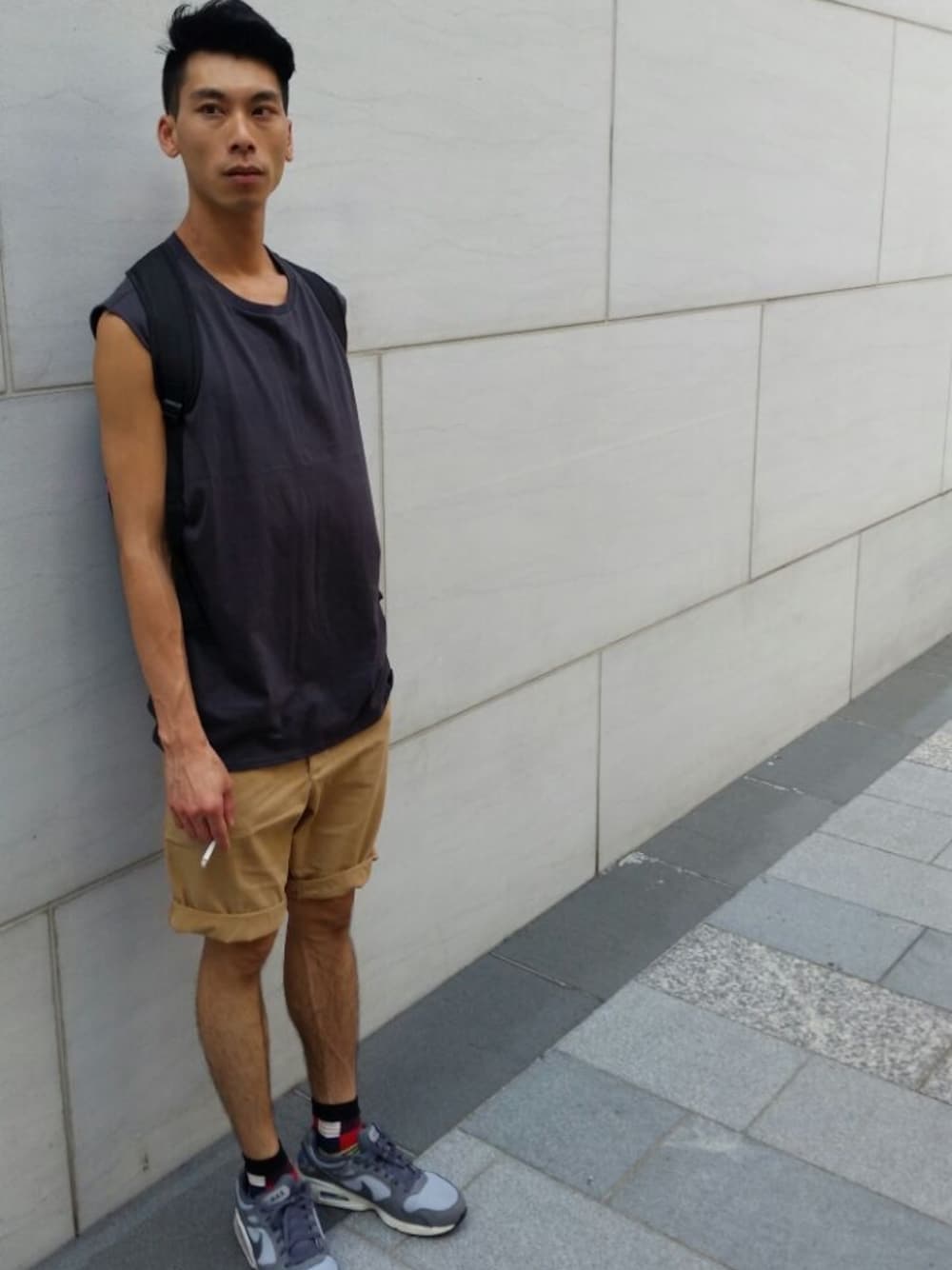 「top man. sleeveless teeのアイテム（Tシャツ/カットソー、グレー系）」を使った、mc さん（メンズ・182cm）の夏コーディネートの1枚目の写真