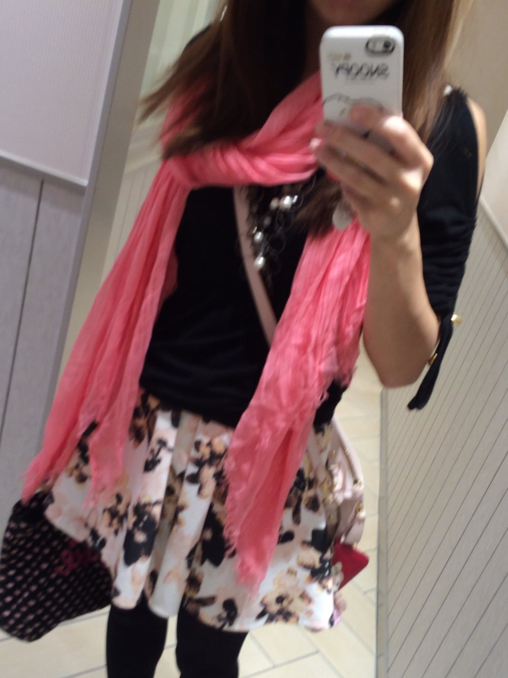 「アイランド(Ailand)、willselection、rienda、リエンダ、CECIL McBEE、マーキュリーデュオ(MERCURYDUO)、ピンク」｜「riendaのアイテム（スカート、ホワイト系）」を使った、まゅさん（レディース・154cm）の秋コーディネートの1枚目の写真