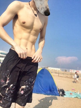 「GIVENCHY（ジバンシイ）のアイテム（水着/着物・浴衣）」を使った、ペコさん（メンズ・179cm）の夏コーディネート