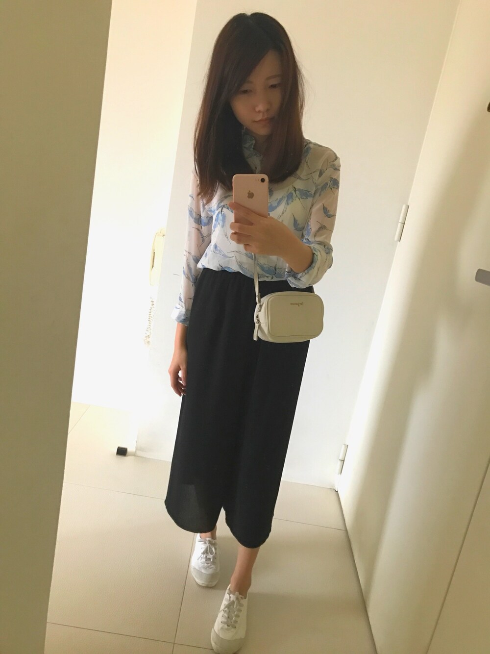 「cozyfeeのアイテム（その他トップス、ブルー系）」を使った、Hua-Huaさん（レディース・155cm）の秋コーディネートの1枚目の写真