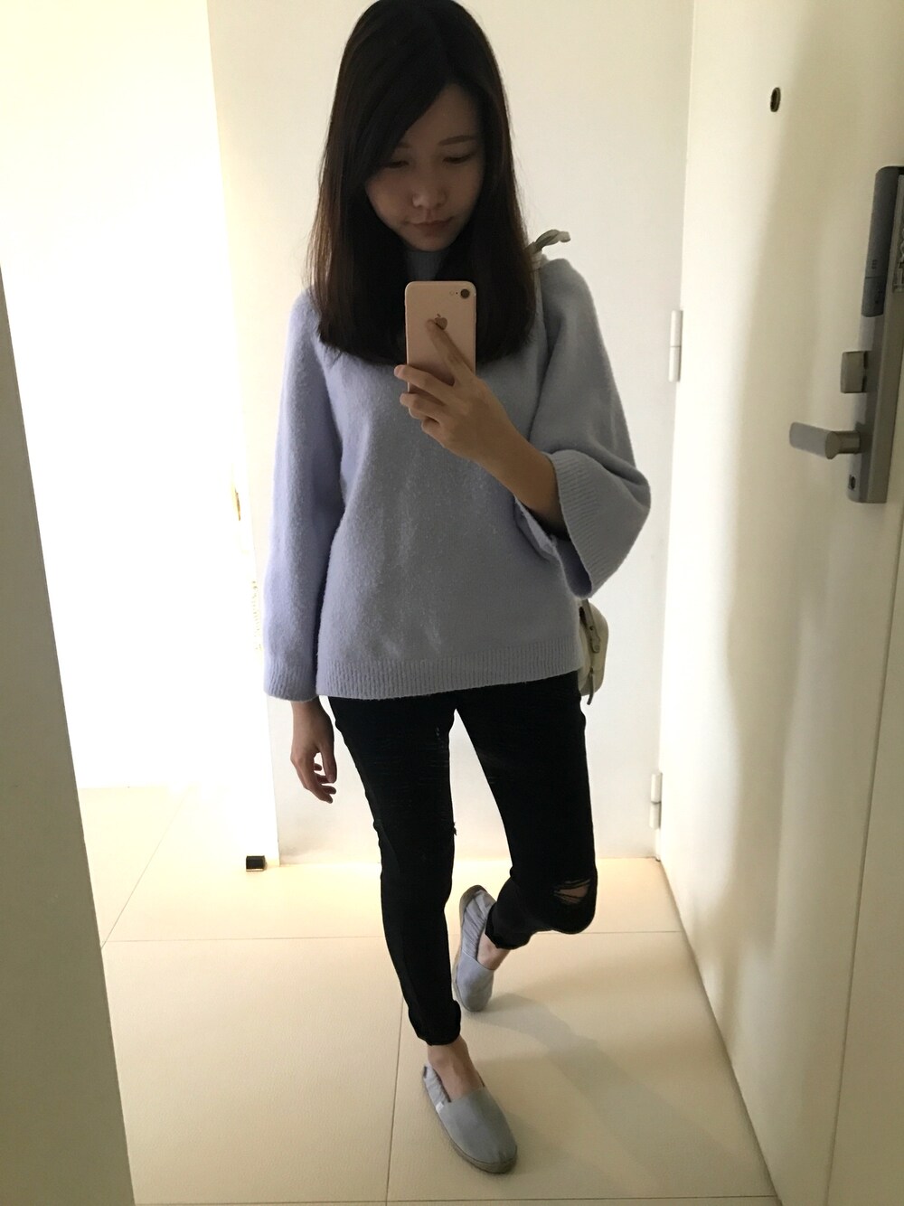 「貓咪曬月亮のアイテム（ニット/セーター、パープル系）」を使った、Hua-Huaさん（レディース・155cm）の冬コーディネートの1枚目の写真