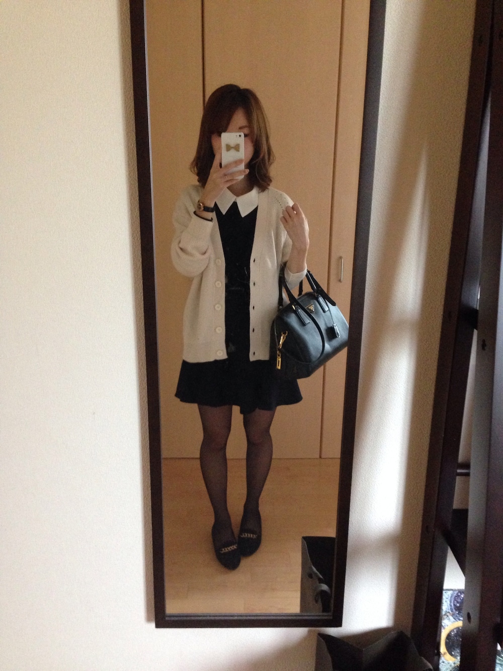 「FRAY I.Dのアイテム（カーディガン/ボレロ、ホワイト系）」を使った、mapiさん（レディース・153cm）の秋コーディネートの1枚目の写真