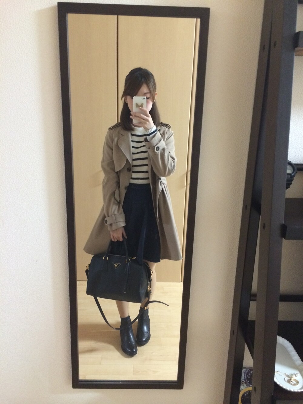 「サイドゴアブーツ」｜「dazzlinのアイテム（トレンチコート、ベージュ系）」を使った、mapiさん（レディース・153cm）の秋コーディネートの1枚目の写真