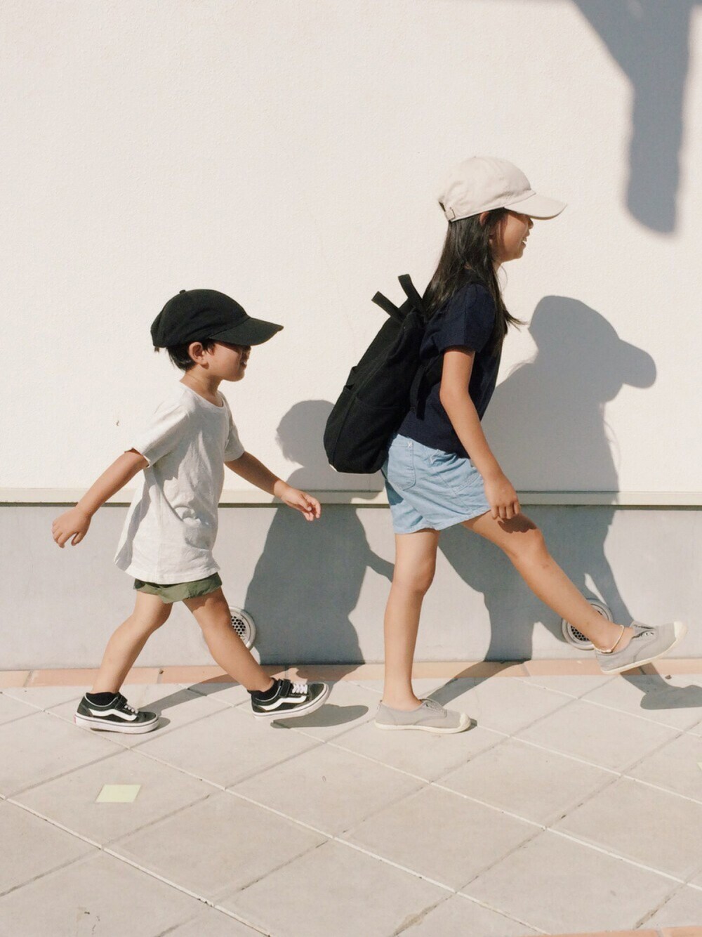 「男の子、女の子、4歳、8歳、kids、夏」｜「SENSE OF PLACE by URBAN RESEARCHのNEWHATTAN/ニューハッタン ツイル6パネルキャップ（キャップ、ベージュ系）」を使った、*aiiiさん（キッズ・120cm）の夏コーディネートの1枚目の写真