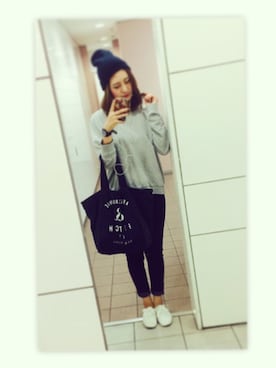 「Abercrombie&Fitch（アバークロンビーアンドフィッチ）のアイテム（バッグ）」を使った、KIKOさん（レディース・167cm）の秋コーディネート