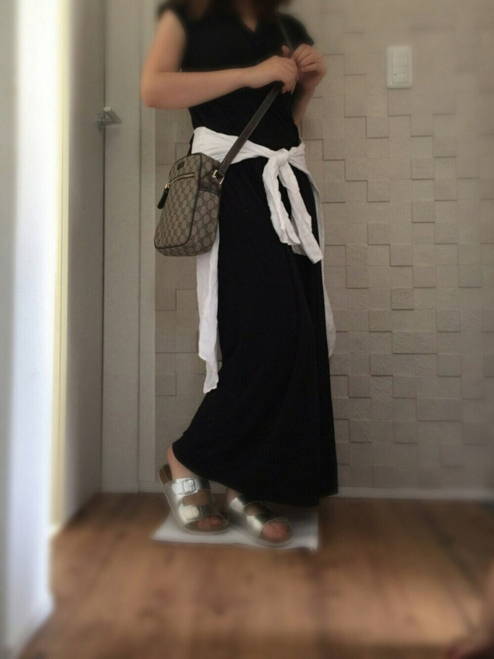 「ラクチンコーデ、ラフ、シンプル、モノトーン、UNIQLO、ユニクロ、ママコーデ、ootd、娘、双子」｜「UNIQLOのアイテム（トップス、ホワイト系）」を使った、fufu.さん（レディース・160cm）の夏コーディネートの1枚目の写真