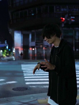 「DRKSHDW by RICK OWENS（ダークシャドウ バイ リックオウエンス）のアイテム（パーカー）」を使った、与一さん（メンズ・182cm）の夏コーディネート