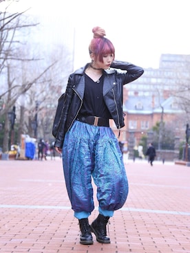 「H&M DIVIDED（エイチアンドエム　ディヴァイデッド）のアイテム（Tシャツ/カットソー、ブラック系）」を使った、Linuxさん（レディース・154cm）の春コーディネート