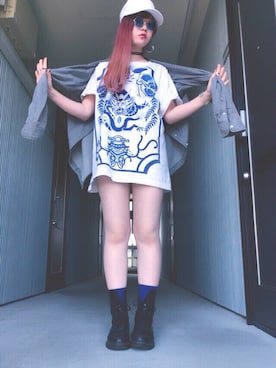 「VIVE VIGINAのアイテム（Tシャツ/カットソー、ホワイト系）」を使った、Linuxさん（レディース・154cm）の秋コーディネート