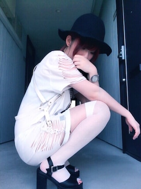 「H&M DIVIDED（エイチアンドエム　ディヴァイデッド）のアイテム（Tシャツ/カットソー、ホワイト系）」を使った、Linuxさん（レディース・154cm）の秋コーディネート