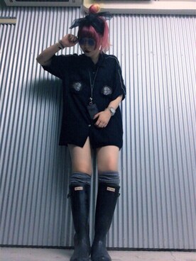 「HUNTER（ハンター）のアイテム（レインシューズ、ブラック系）」を使った、Linuxさん（レディース・154cm）の秋コーディネート