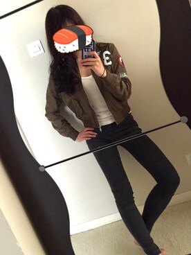 「Bershka（ベルシュカ）のアイテム（デニムパンツ、ブルー系）」を使った、dbbdblqkさん（レディース・168cm）の春コーディネート