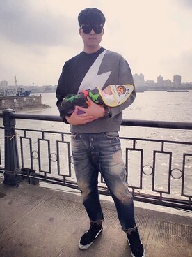「NEIL BARRETT（ニールバレット）のアイテム（パーカー）」を使った、JOE.Hさん（メンズ・186cm）の春コーディネート