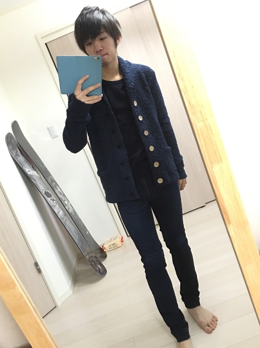 「ベアフットドリームス、BAREFOOT DREAMS、ACNE、もこもこ、ブルーコーデ、BLUE BLUE BLUE」｜「BAREFOOT DREAMSのアイテム（その他アウター、ブルー系）」を使った、ゆゆゆゆゆゆゆさん（メンズ・168cm）の秋コーディネートの1枚目の写真