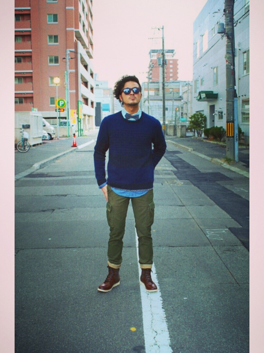 「rag & boneのアイテム（ニット/セーター、ブルー系）」を使った、shimu314さん（メンズ・183cm）の春コーディネートの1枚目の写真