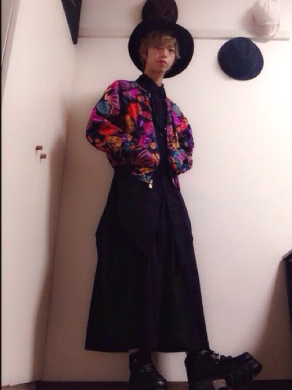 「黒、つばひろハット、ハカマパンツ、ラッドミュージシャン、厚底、柄」｜「usedのアイテム（ブルゾン、その他）」を使った、ゆう。さん（メンズ・170cm）の秋コーディネートの1枚目の写真