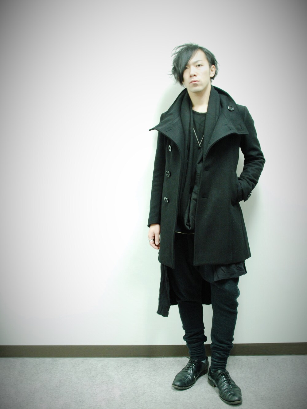TsubasaKobayashiさんの「High Collar Long Coat（MiDiom）」を使ったコーディネート