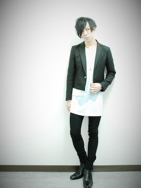 「MiDiom（ミディオム）のCube Necklace（ネックレス）」を使った、TsubasaKobayashiさん（メンズ・173cm）の春コーディネート