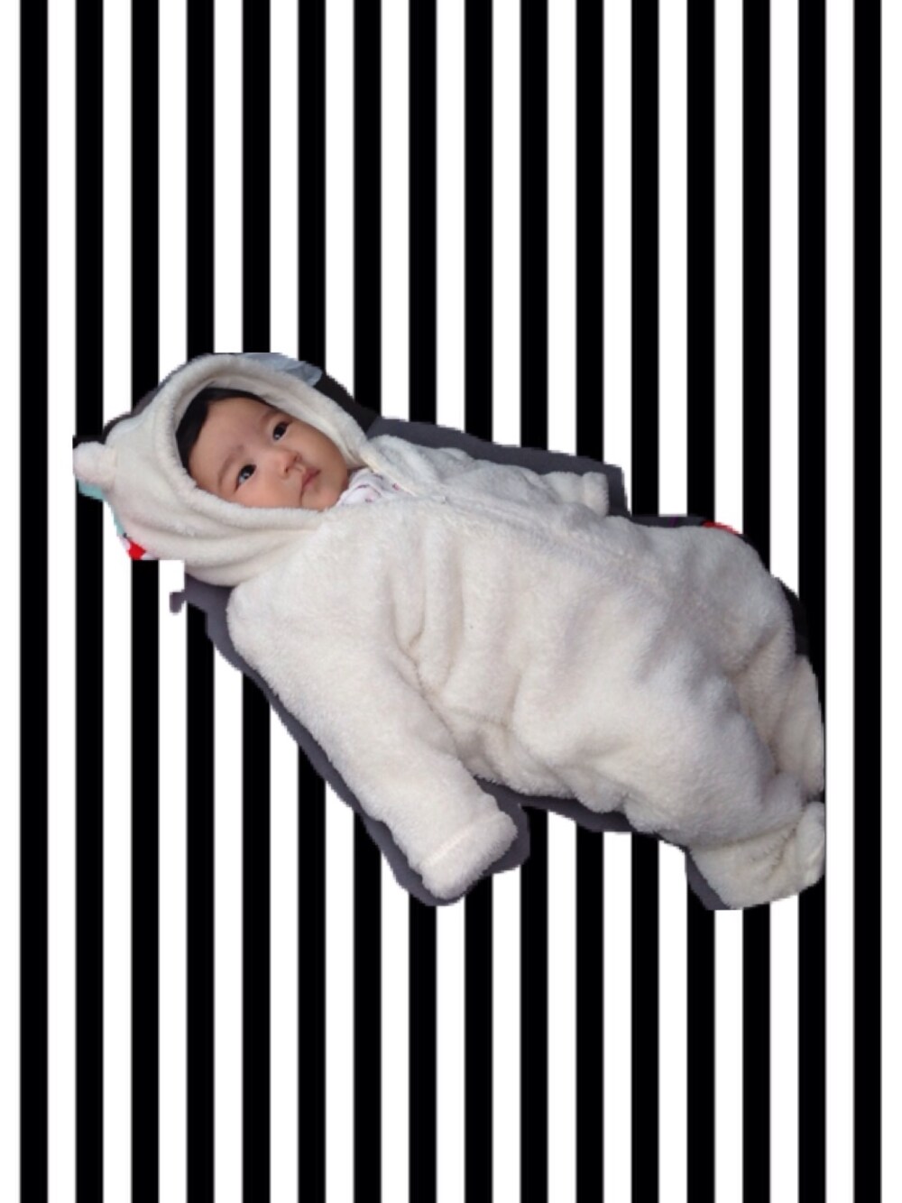 「くまちゃん、babygap」｜「babyGAPのアイテム（つなぎ/オールインワン、ホワイト系）」を使った、きゃなりーぴょむぴょむさん（レディース・60cm）の春コーディネートの1枚目の写真
