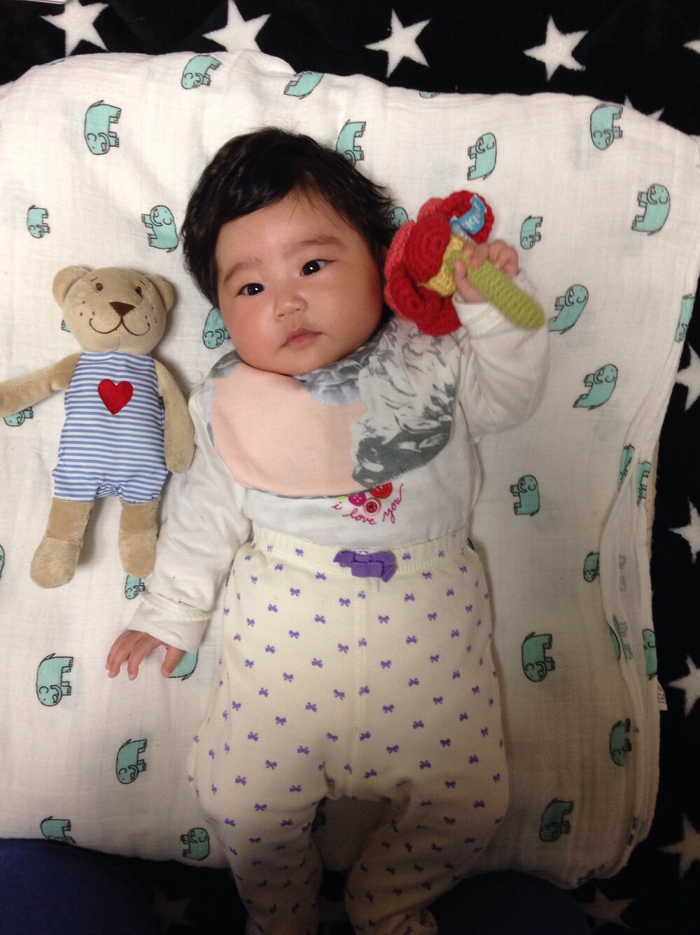 「babygap、4ヶ月」｜「babyGAPのアイテム（ロンパース、ホワイト系）」を使った、きゃなりーぴょむぴょむさん（キッズ・60cm）の春コーディネートの1枚目の写真