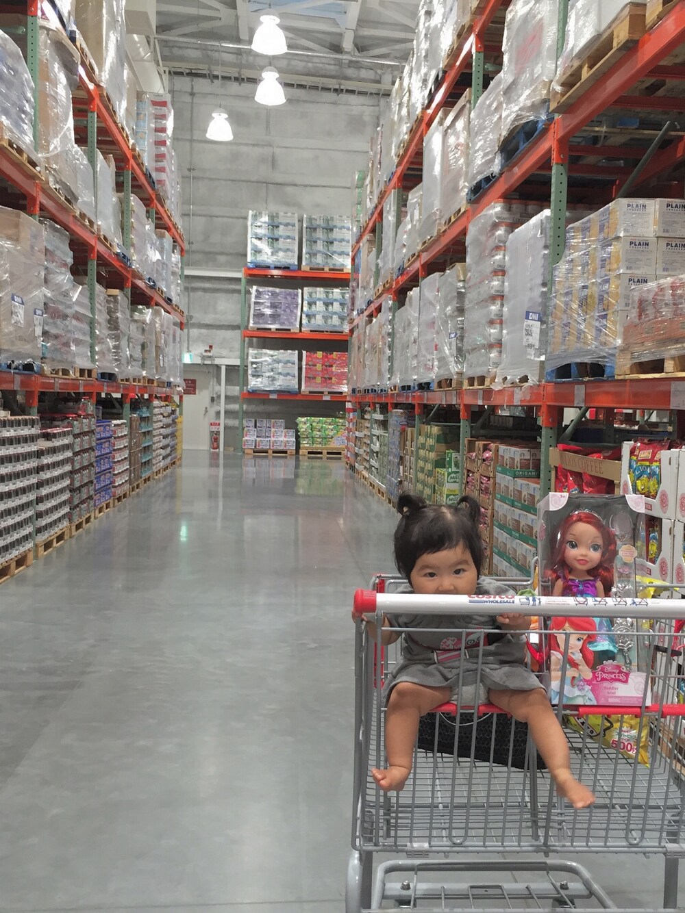 「コストコ、costco、アニメータードール、アリエル」｜「Little Marc Jacobsのアイテム（ワンピース、グレー系）」を使った、きゃなりーぴょむぴょむさん（レディース・157cm）の夏コーディネートの1枚目の写真
