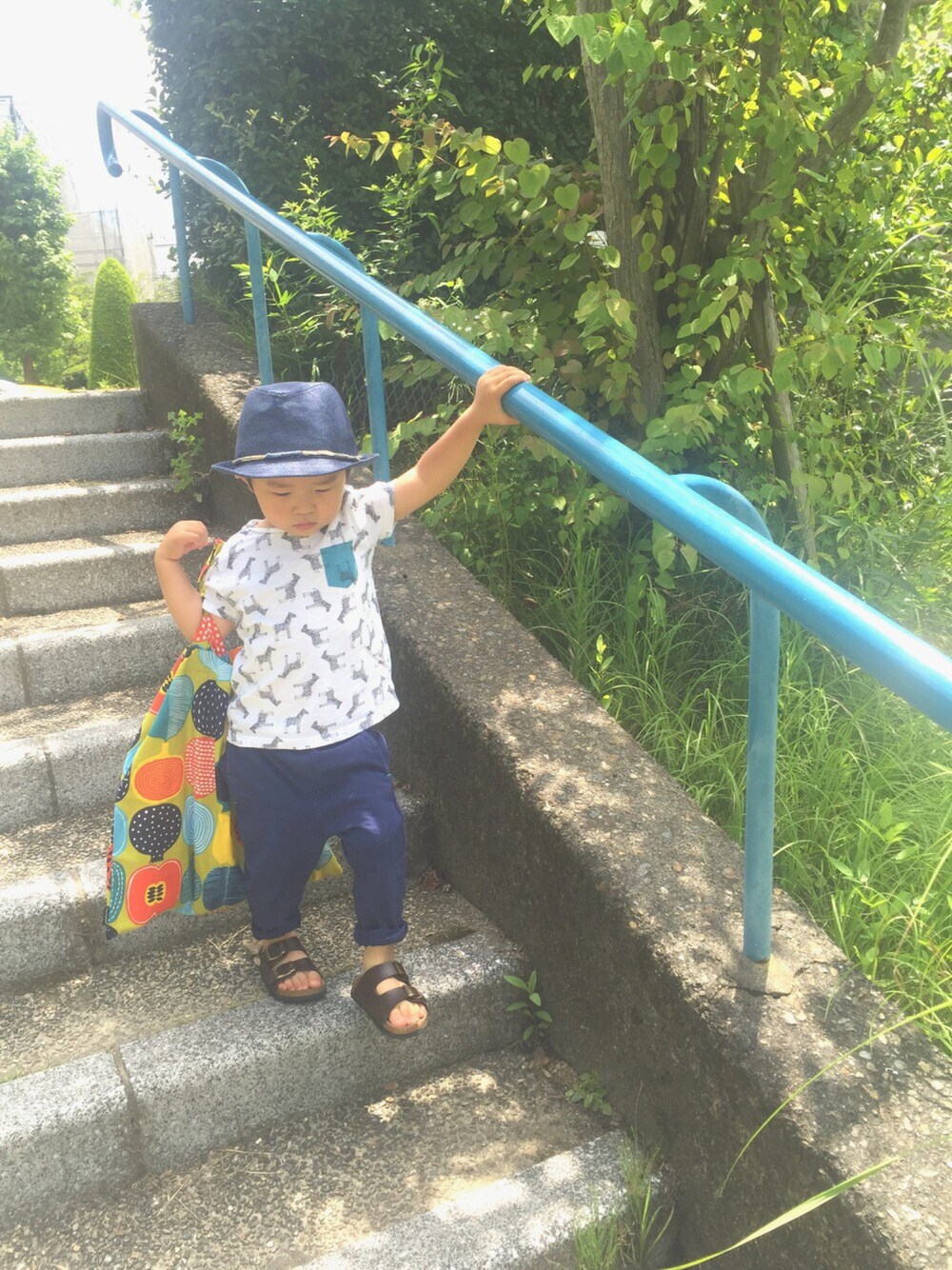 「ZARA KIDSのアイテム（ハット、ブルー系）」を使った、O*shiRin.and.Sou*さん（キッズ・90cm）の夏コーディネートの1枚目の写真