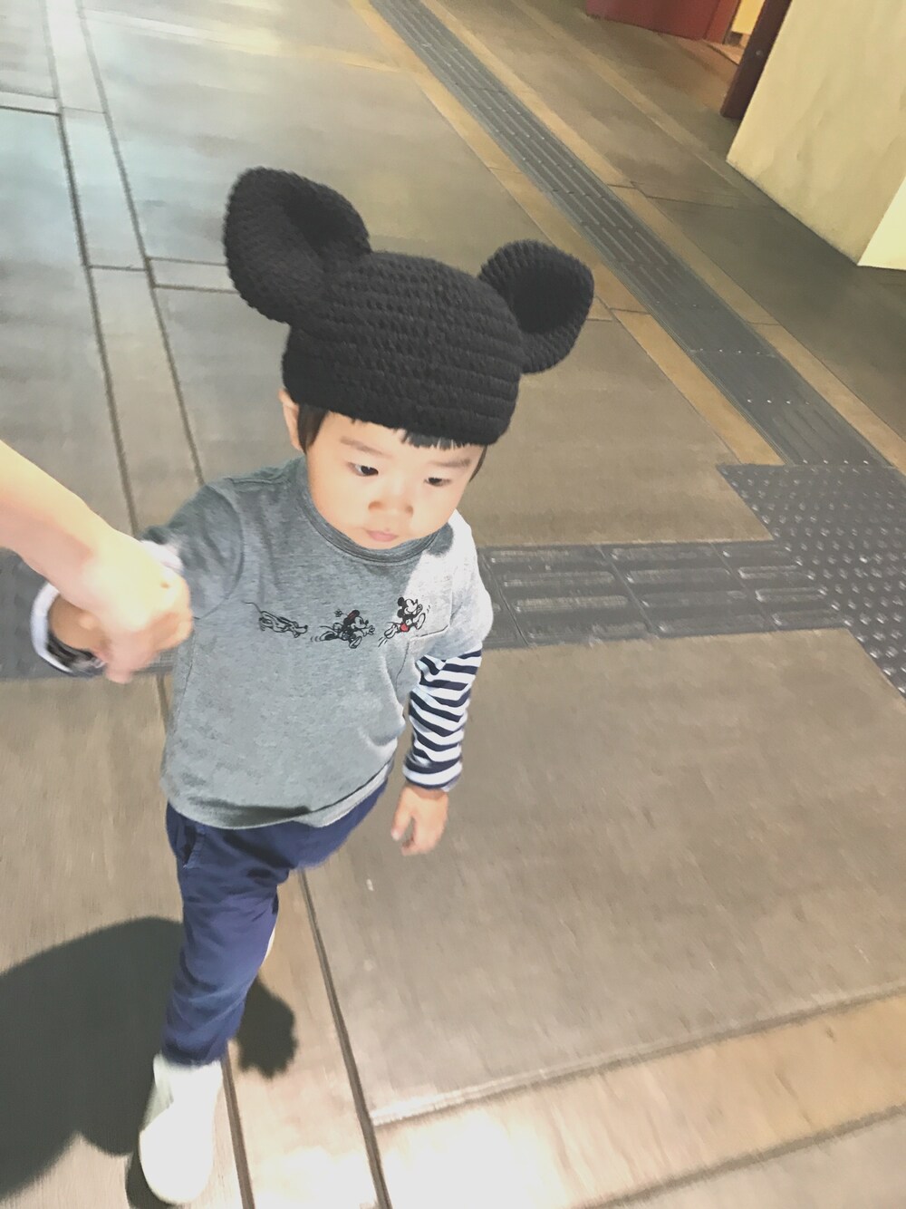 「coenの【coen kids】コーエン限定Disney(ディズニー)ポケットTシャツ(MICKEY&MINIIE)（100～150cm)（Tシャツ/カットソー、グレー系）」を使った、O*shiRin.and.Sou*さん（キッズ・100cm）の秋コーディネートの1枚目の写真