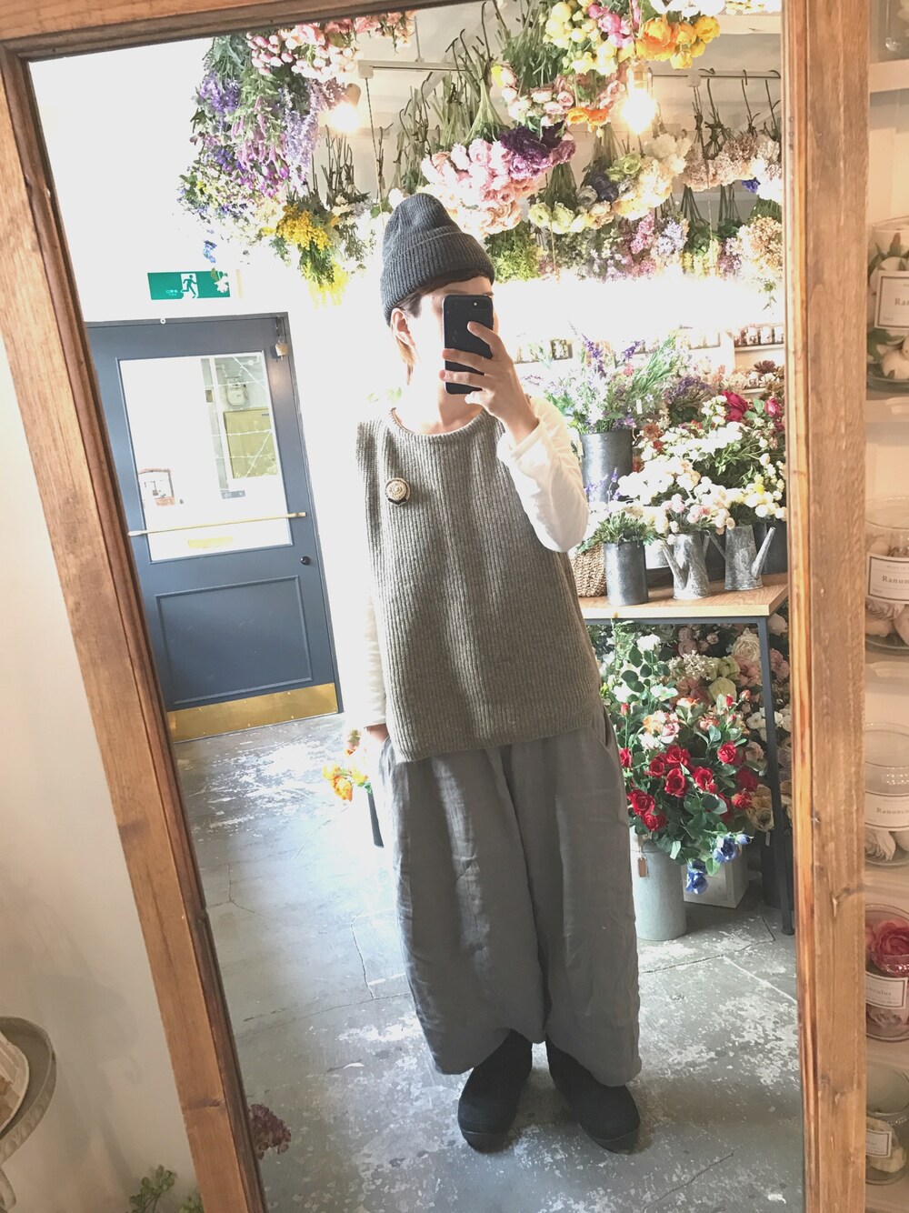 「mao madeのアイテム（ベスト、グレー系）」を使った、O*shiRin.and.Sou*さん（レディース・154cm）の秋コーディネートの1枚目の写真