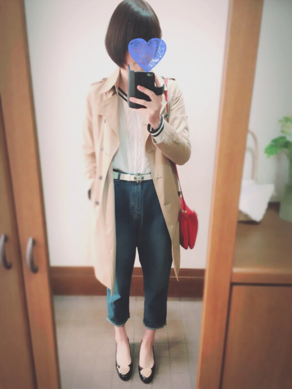 「大学生、春休み、雨」｜「古着のアイテム（トレンチコート、ベージュ系）」を使った、shimaさん（レディース・170cm）の春コーディネートの1枚目の写真