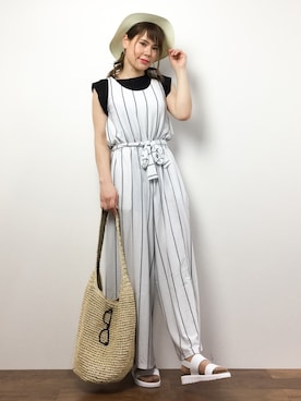 「むぎわら帽子」｜「アイテム（つなぎ/オールインワン）」を使った、natsumiさん（レディース・160cm）の春コーディネート