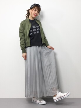 「バンダナ」｜「アイテム（MA-1）」を使った、natsumiさん（レディース・160cm）の春コーディネート