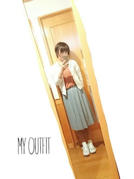 「レンガ色」｜「アイテム（グレー系）」を使った、AyaNeさん（レディース・160cm）の春コーディネート