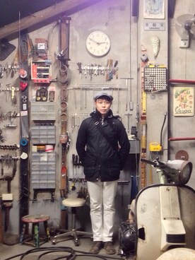 「アイテム（その他シューズ、グレー系）」を使った、Lewis Huangさん（メンズ・175cm）の春コーディネート