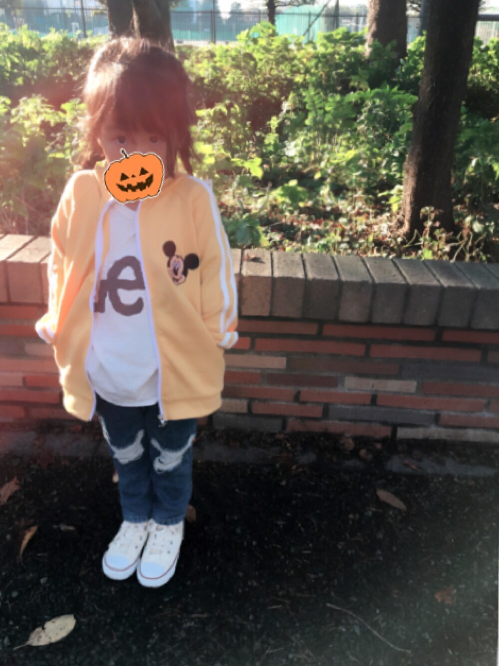 「キッズファッション、キッズコーデ、おんなのこ、4歳、ジャージ」｜「韓国子供服のアイテム（ジャージ、イエロー系）」を使った、kizunanさん（キッズ・100cm）の秋コーディネートの1枚目の写真
