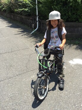 「flake（フレーク）のアイテム（トップス）」を使った、りゅうりょうさん（キッズ・110cm）の夏コーディネート