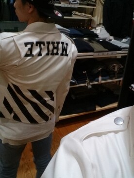 「off white」｜「アイテム（ライダースジャケット）」を使った、りくさん（メンズ・165cm）の冬コーディネート