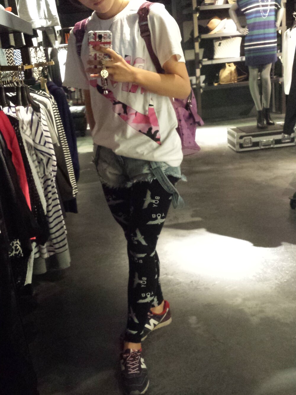「ダンス、JOYRICH、BOYLONDON、NEWBALANCE、MCM」｜「NANO universeのNew Balance/MRL996（スニーカー、ブルー系）」を使った、彩愛さん（レディース・163cm）の夏コーディネートの1枚目の写真