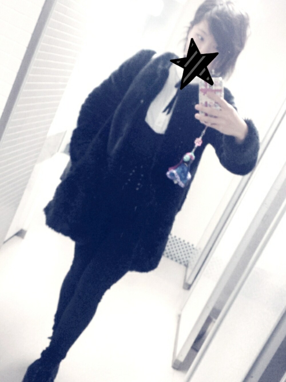 「PAMEO POSE、EMODA、murua、GYDA」｜「PAMEO POSEのARES BELT（その他トップス、ブラック系）」を使った、彩愛さん（レディース・163cm）の冬コーディネートの1枚目の写真